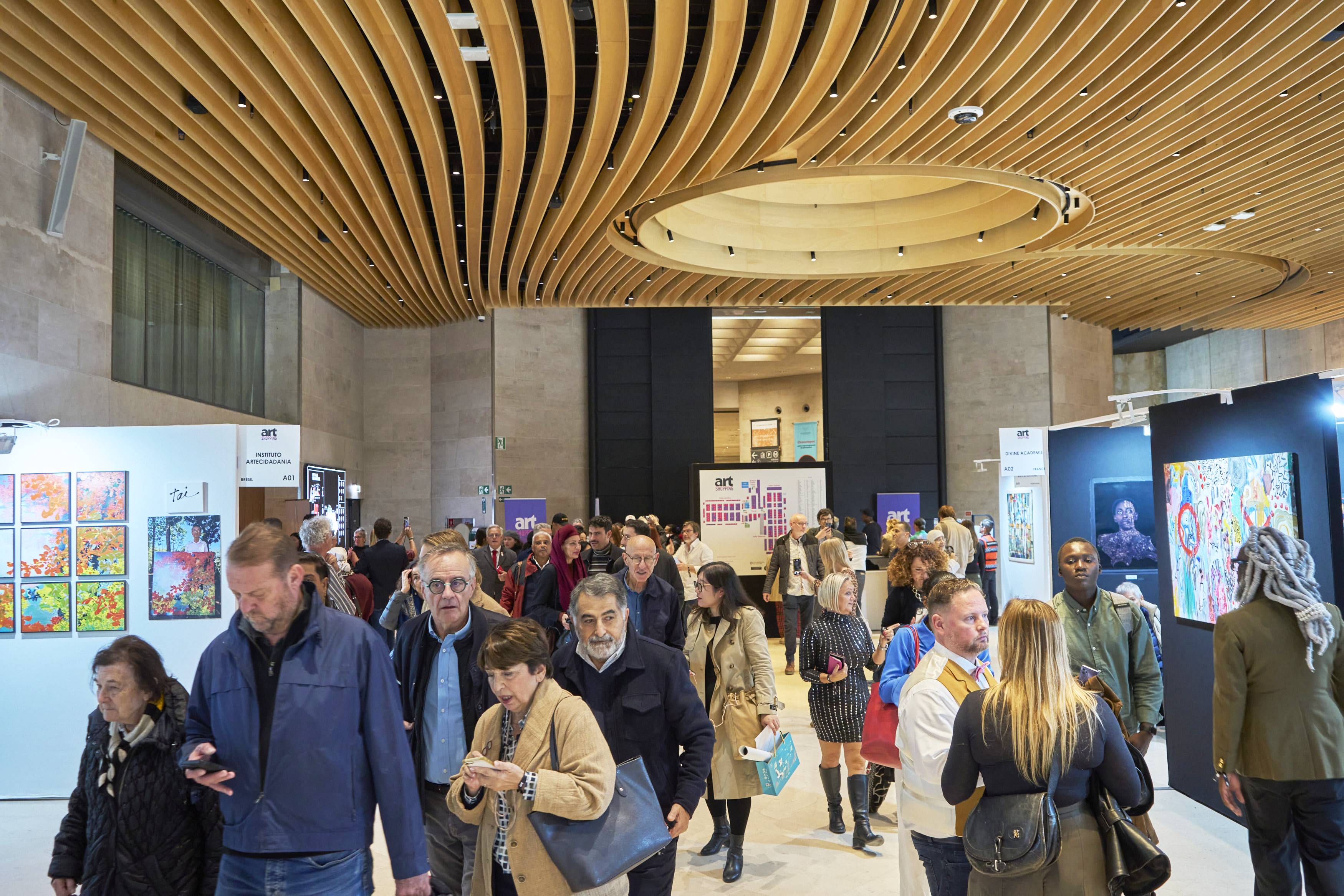 アートショッピング・パリ2025（秋会期）レポート｜芸術の都・パリの人々のアートの楽しみ方とは