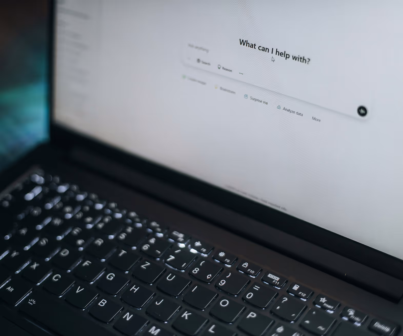 Experience map, showing the summary of user interviews in several grid layers, including actors involved, experience feedback, and others.