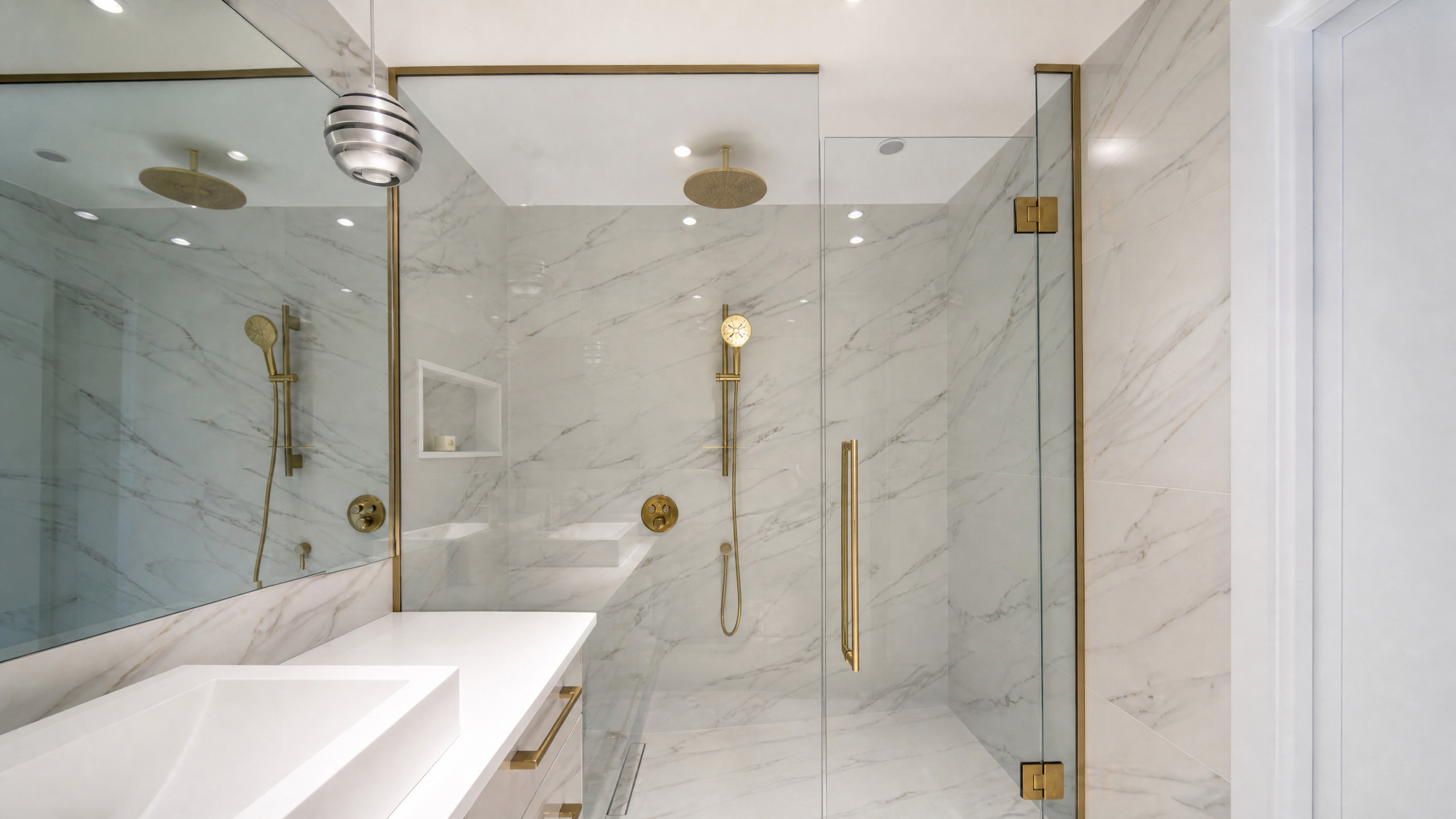 Contemporary bathroom renovation Montreal