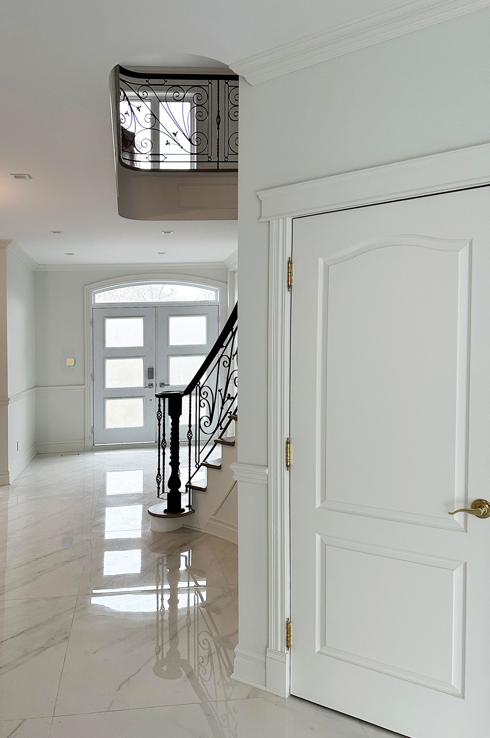 Turnkey luxury residence entrance designed by Atelier MIM