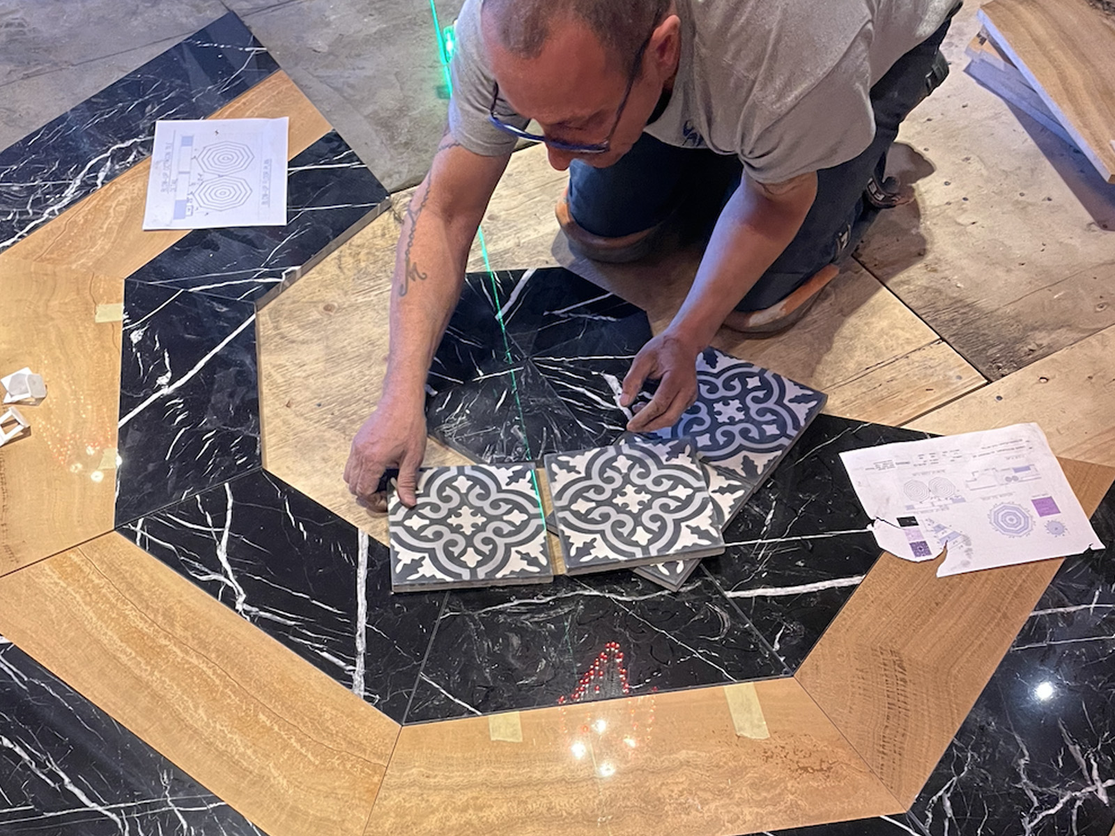 Damas: The Floor as a Cultural Map
