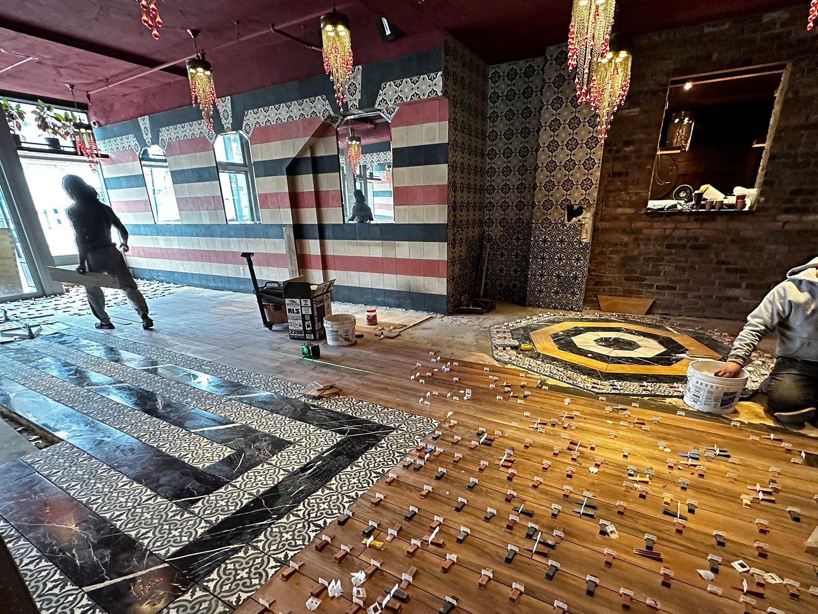 Damas: The Floor as a Cultural Map