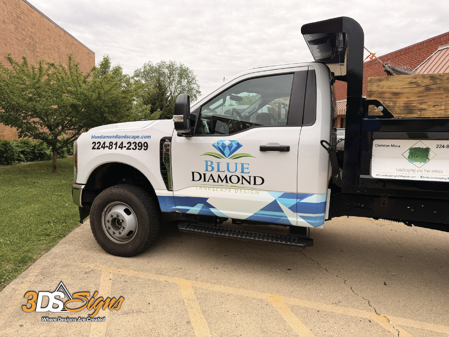 Custom Vehicle Wrao