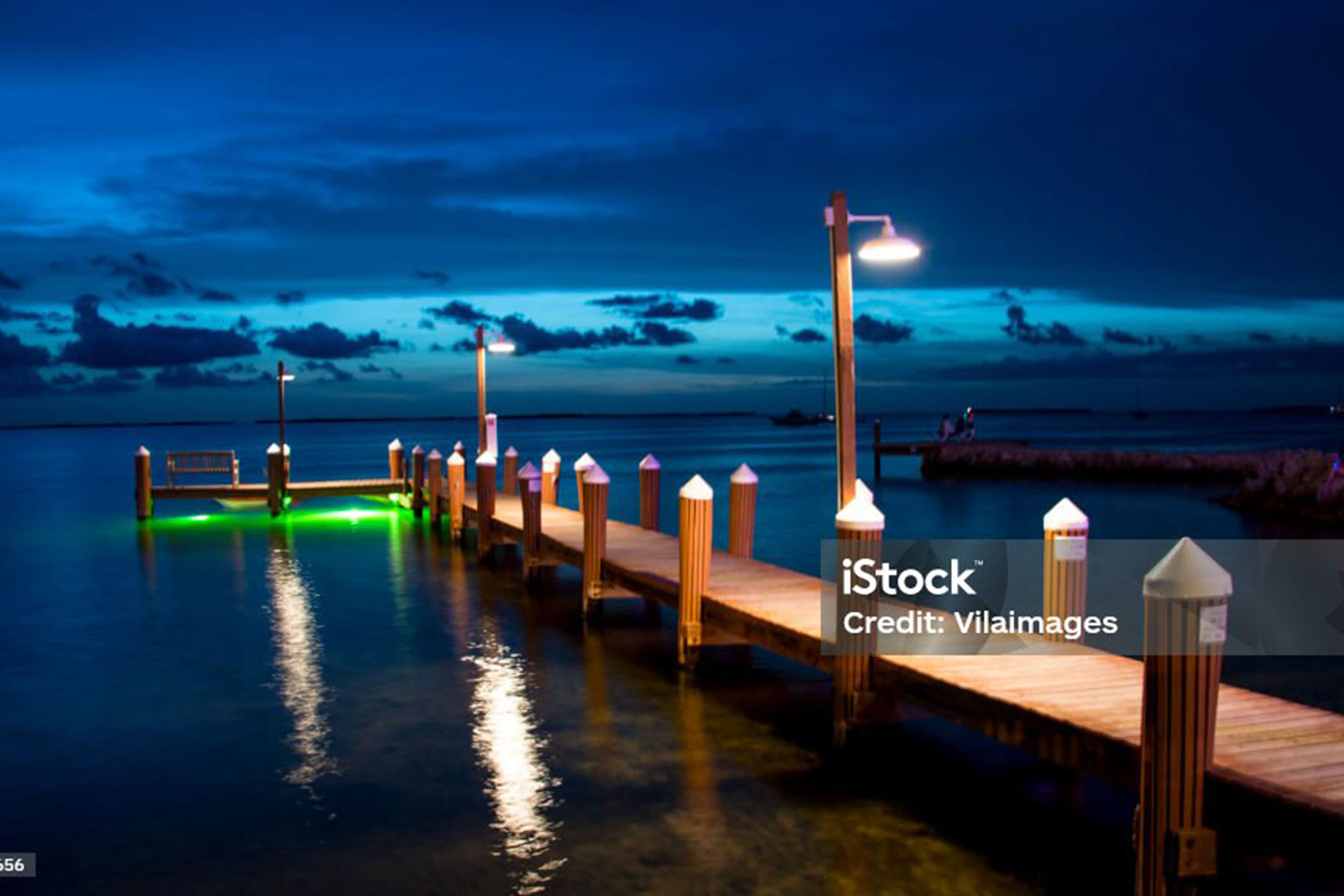 Outdoor dock lighting