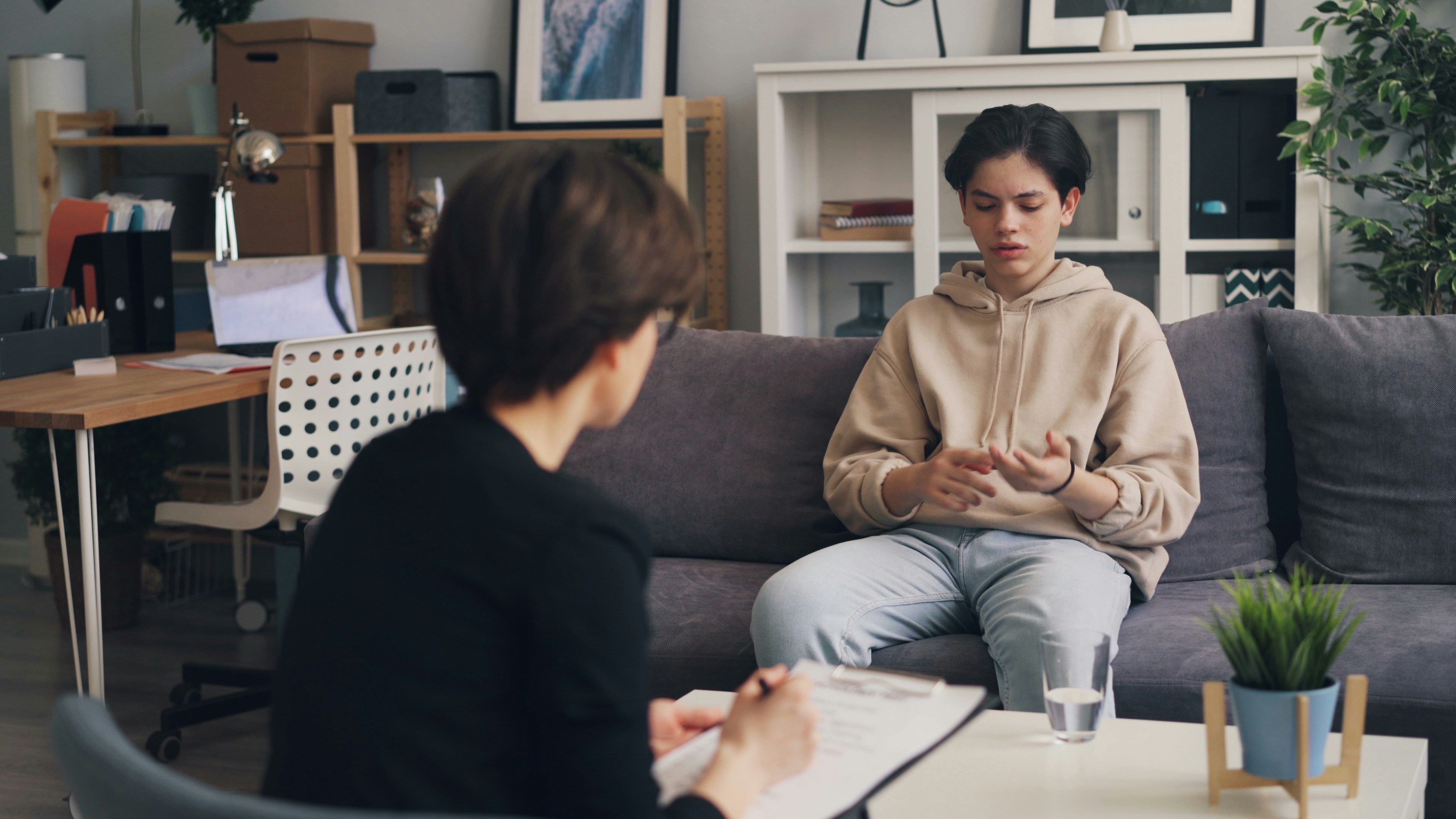 Addiction counseling session for alcohol therapy in South Carolina