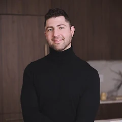 Nadav Winer, Licensed Associate Real Estate Broker at The Finelli Team, specializing as a listing agent, buyer's agent, and in investments & new construction. Contact Nadav!