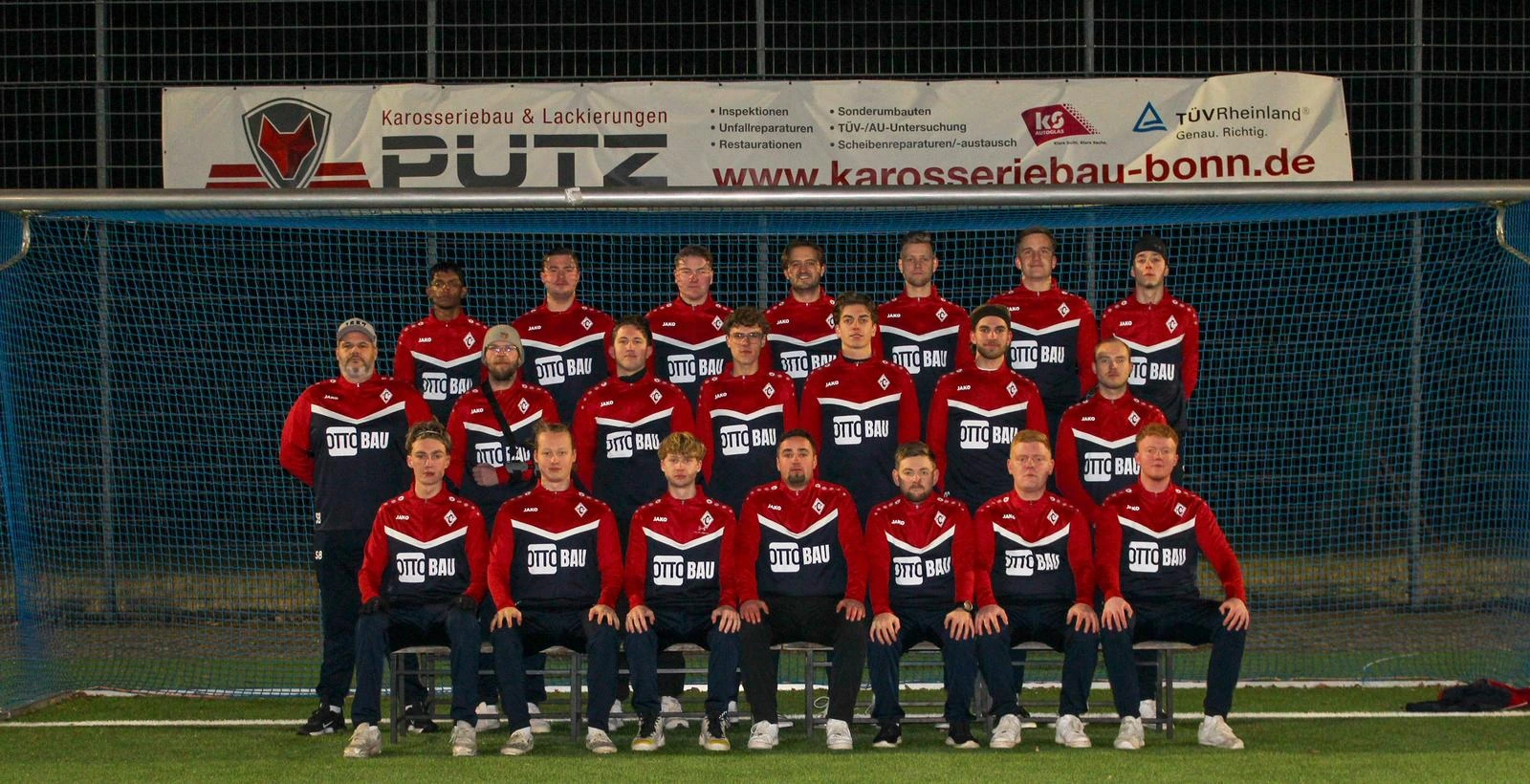 Neue Trainingsjacken für den FC Pech