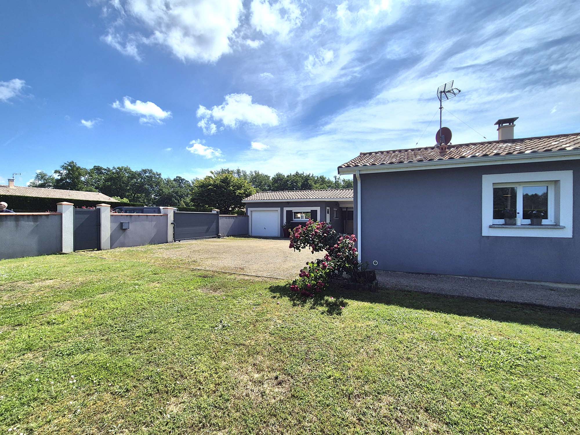 Photo 1 de Villa Céline villa à vendre à Pouydesseaux par Movrel Invest