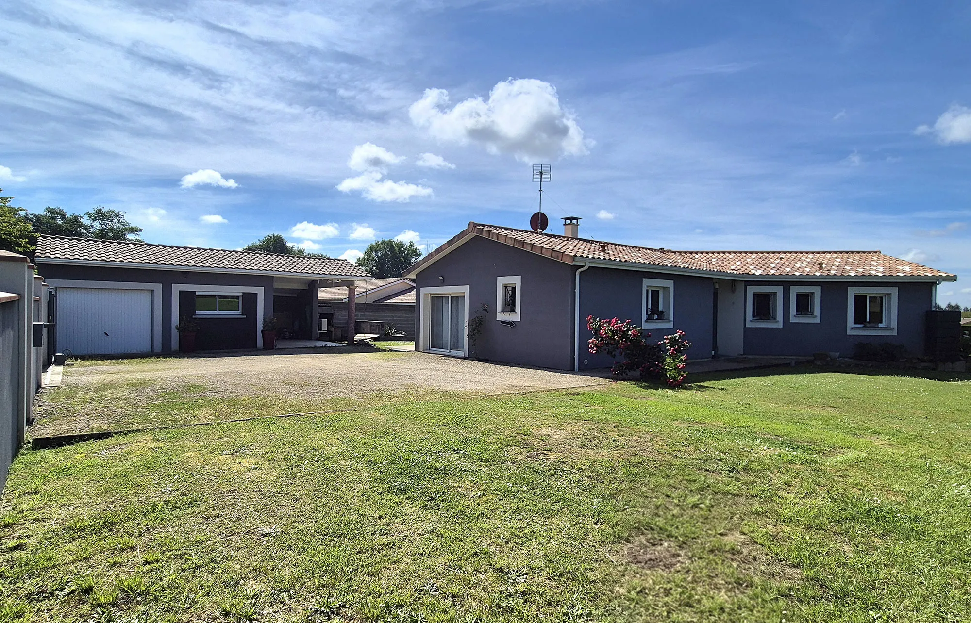 Vue principale de Villa Céline villa à vendre à Pouydesseaux 172 m2