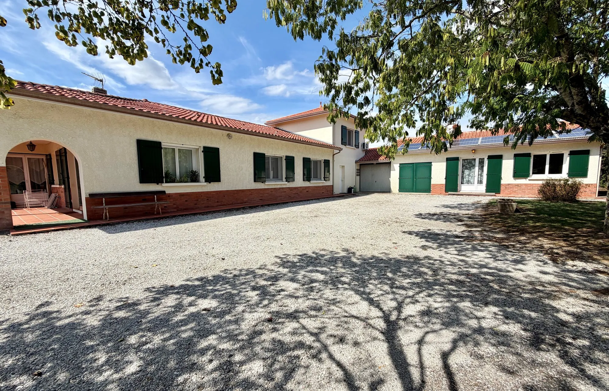 Vue principale de Villa Monique villa à vendre à Saint-Maurice-sur-Adour 248 m2