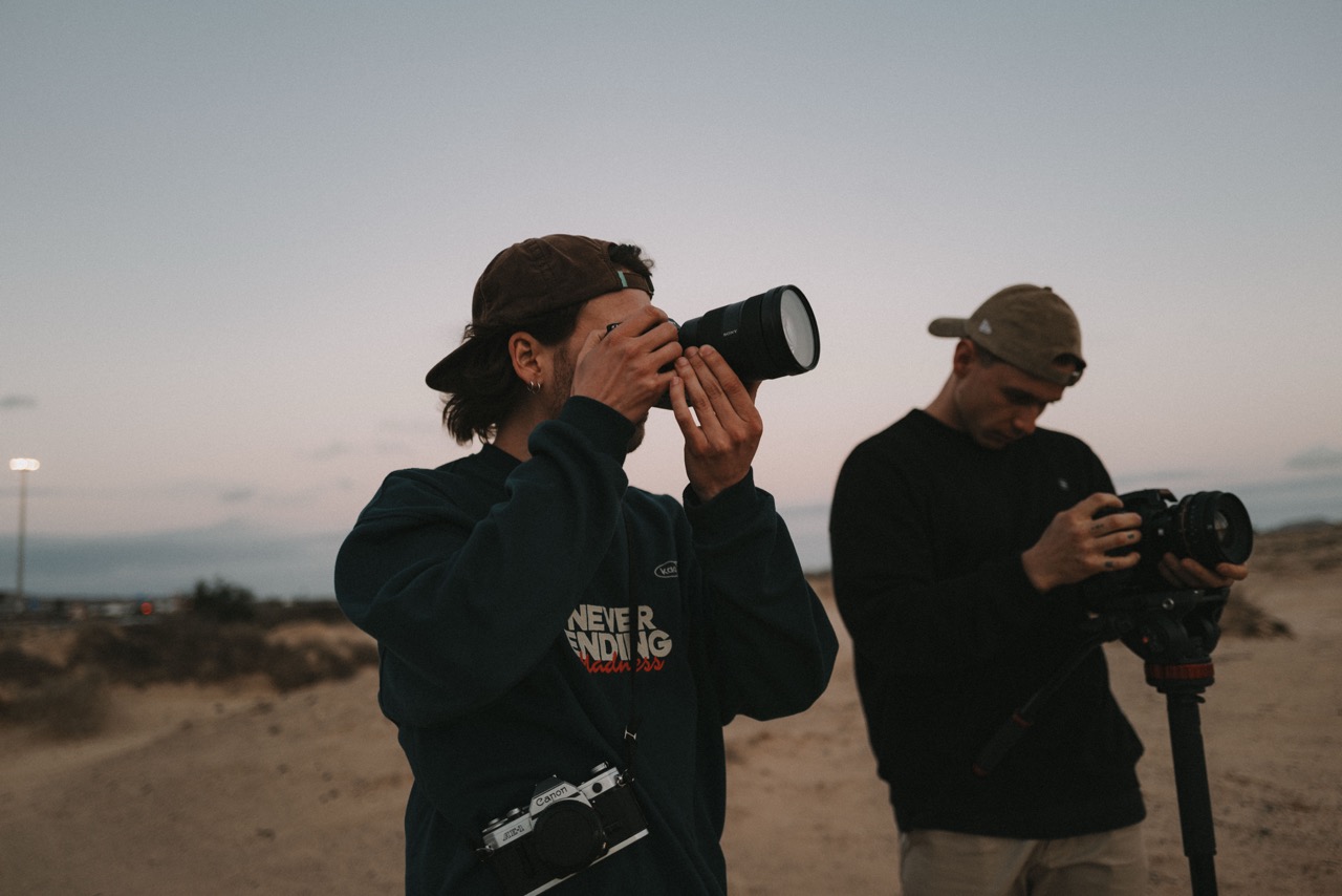 Mitarbeiter einer Videoagentur in Nürnberg beim Dreh eines Imagefilms