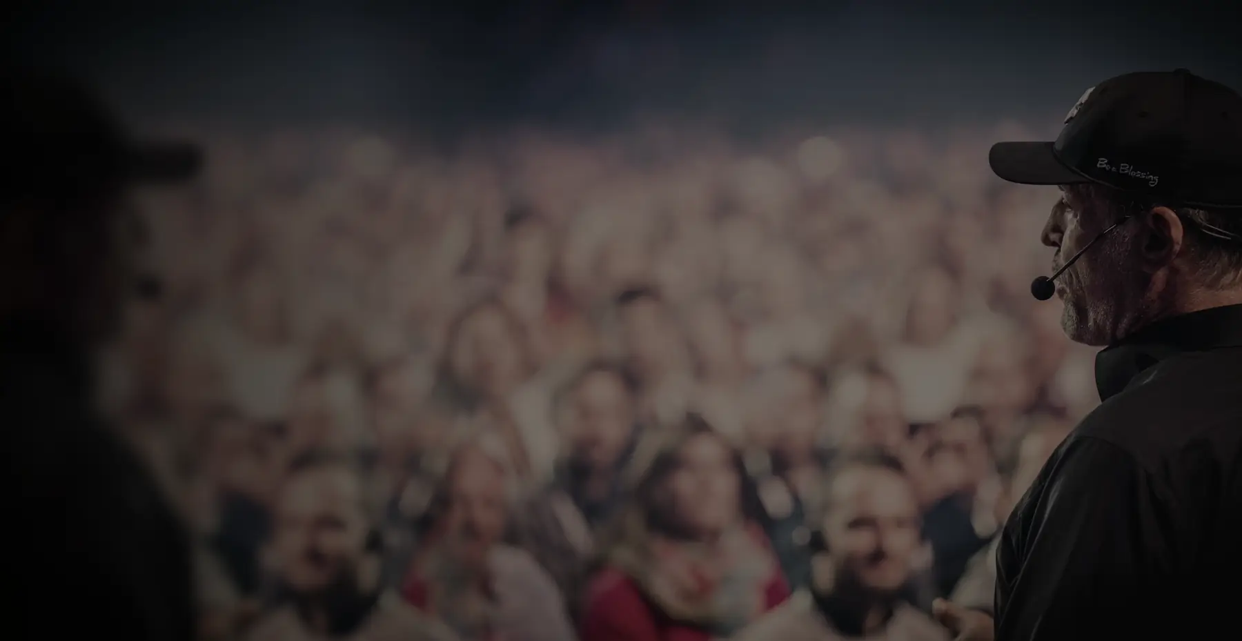 Publikum bei einem Tony-Robbins-Event