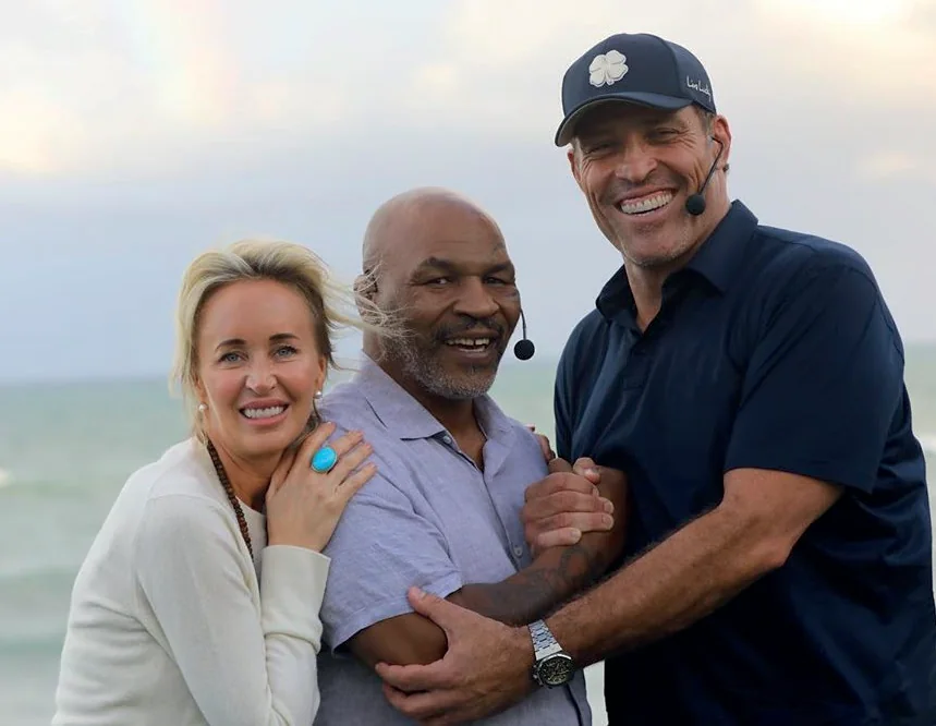 Tony Robbins mit Mike Tyson