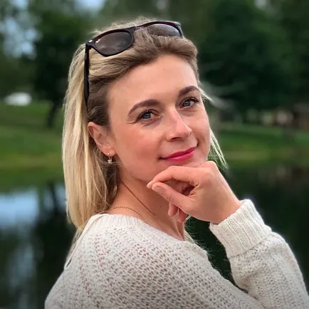 Юлія Моїсєєнкова