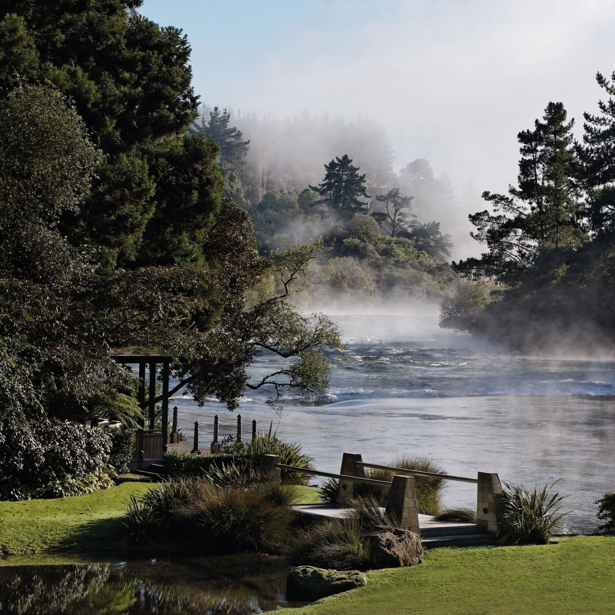 Seventeen acres of landscaped gardens provide peaceful walking paths, secluded relaxation spaces and stunning river views.