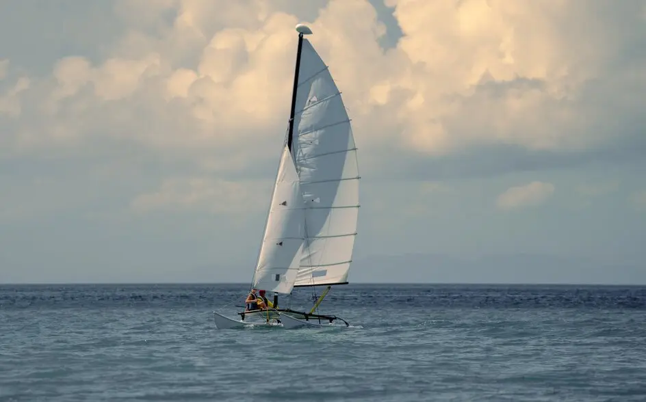 Two traditional outriggers allow guests to explore the Lombok Strait and reach renowned snorkelling and diving locations.