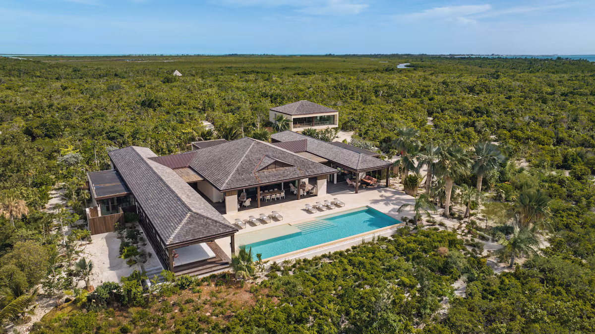 A private-island setting spanning 1,000 unspoilt acres, with four miles of white sand and a secluded Caribbean atmosphere.