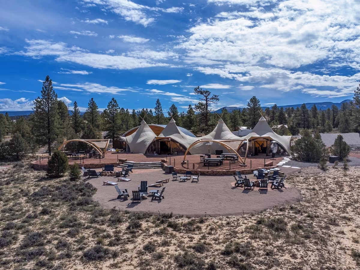Beautiful canvas accommodations combine the excitement of camping with premium comforts, allowing guests to experience nature without sacrificing luxury.