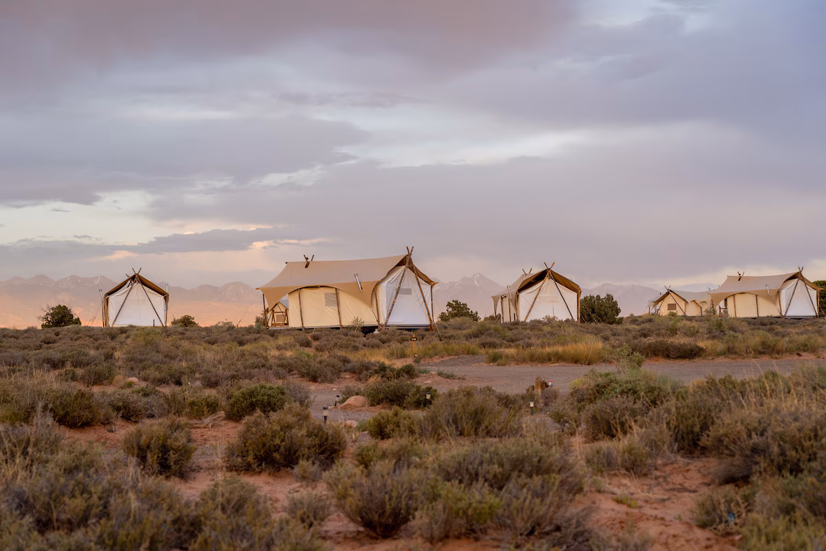 Beautifully appointed canvas accommodations combine authentic outdoor adventure with elevated comfort, allowing guests to enjoy nature without sacrificing modern conveniences.