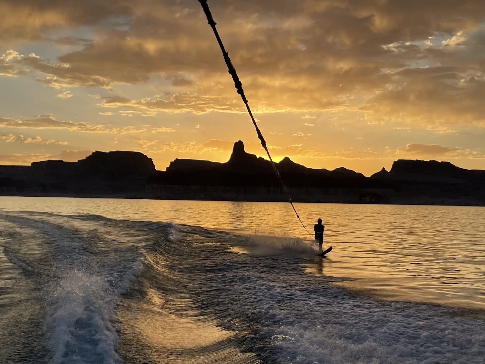 Expert staff assist guests with planning unforgettable excursions to Lake Powell, Antelope Canyon, Horseshoe Bend, Grand Staircase–Escalante, and other nearby attractions.