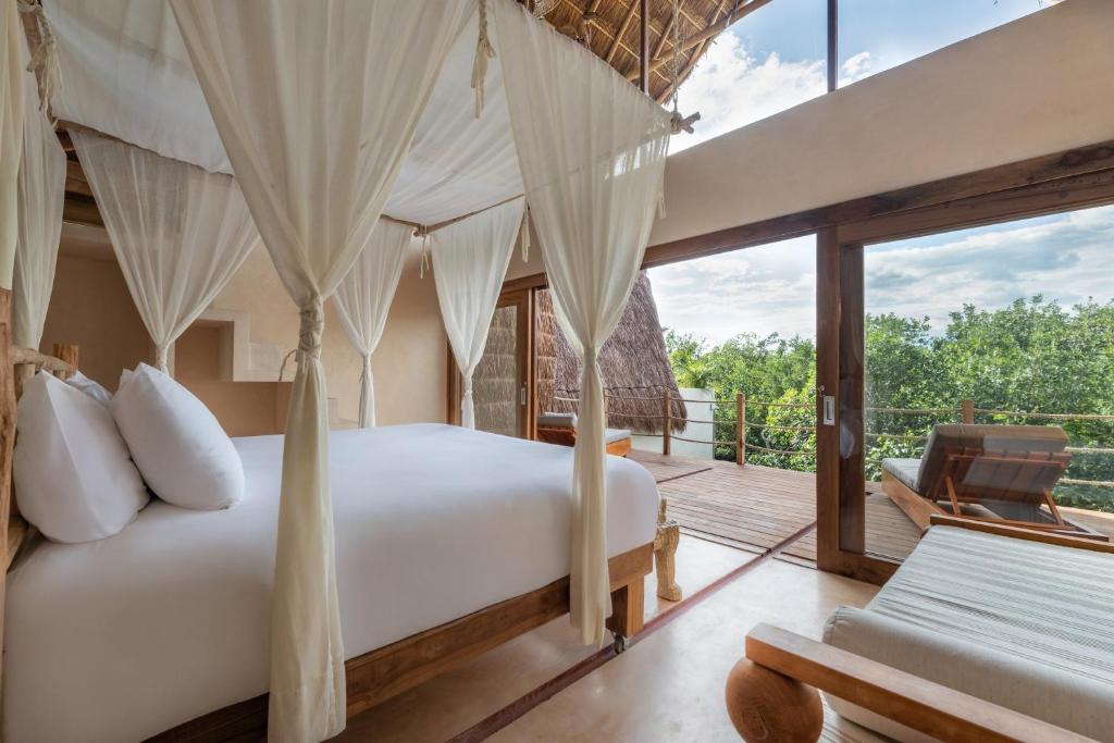 The intimate size of the hotel allows attentive service tailored to every guest throughout their stay.
