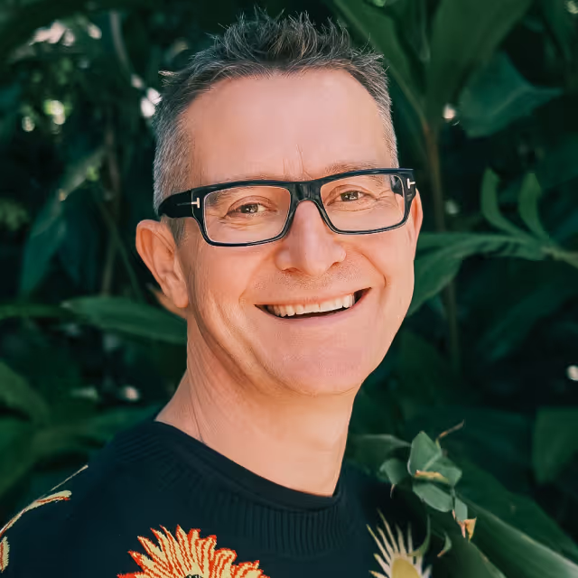 Dr Chris Davis
