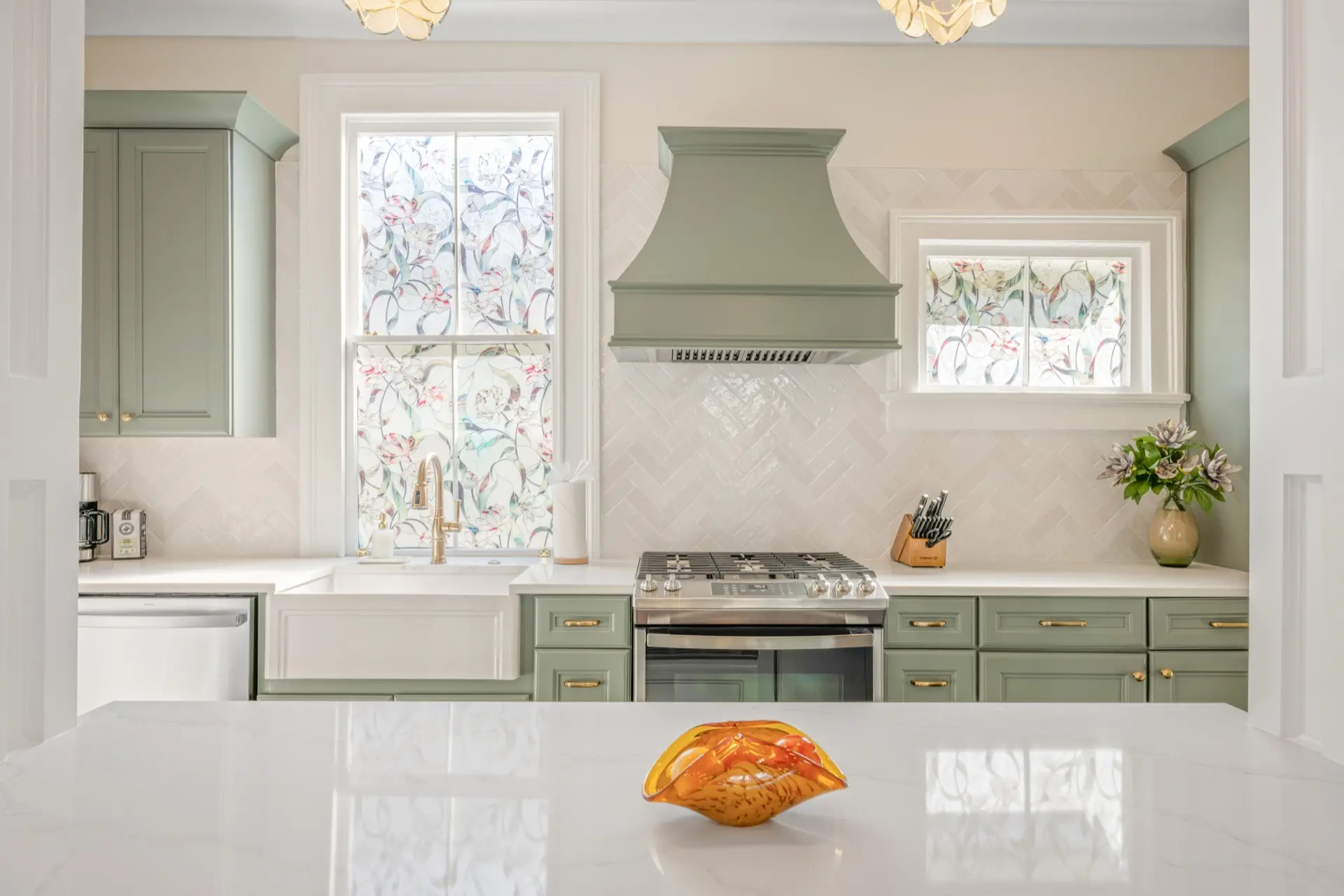 Camellias Suite B 17
