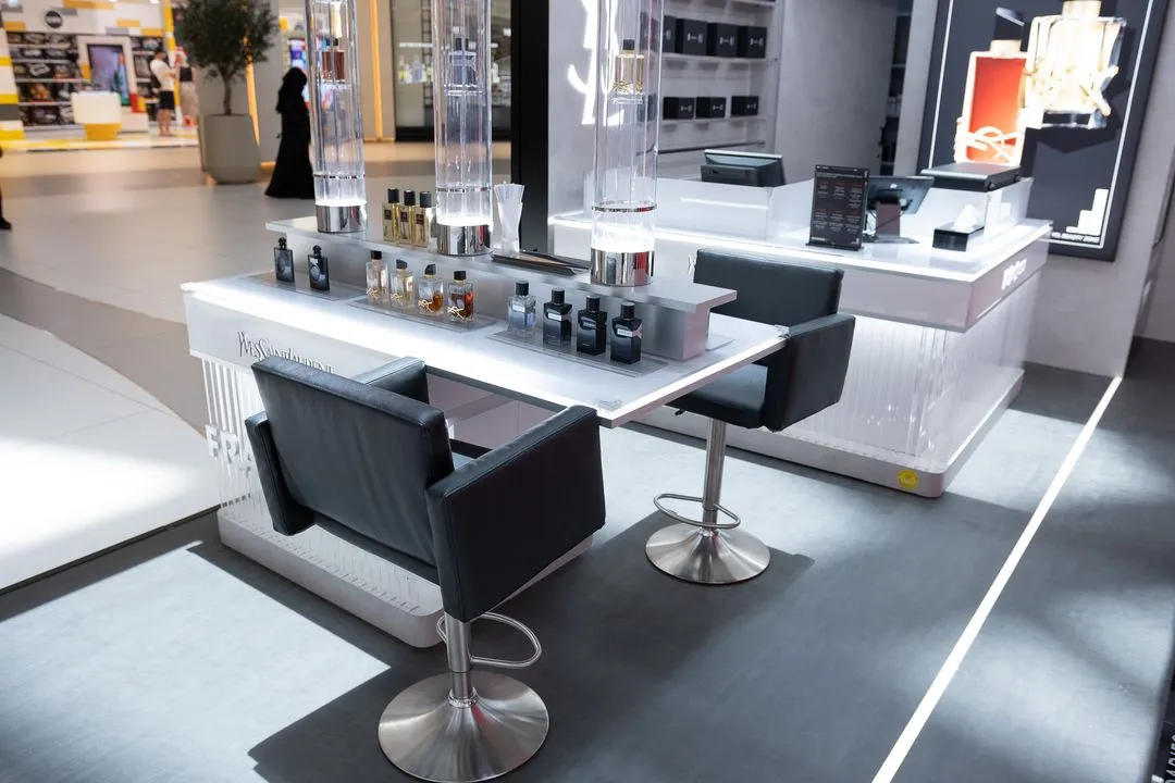 Luxury Retail: High-End Brands' Pop-Up Store Strategies