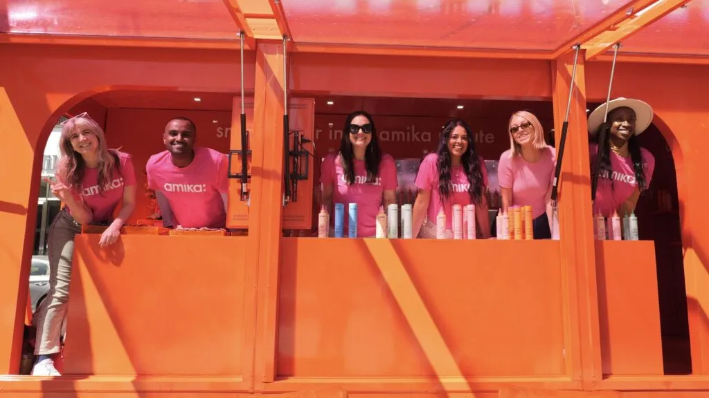 amika unfriend fizz sampling tour