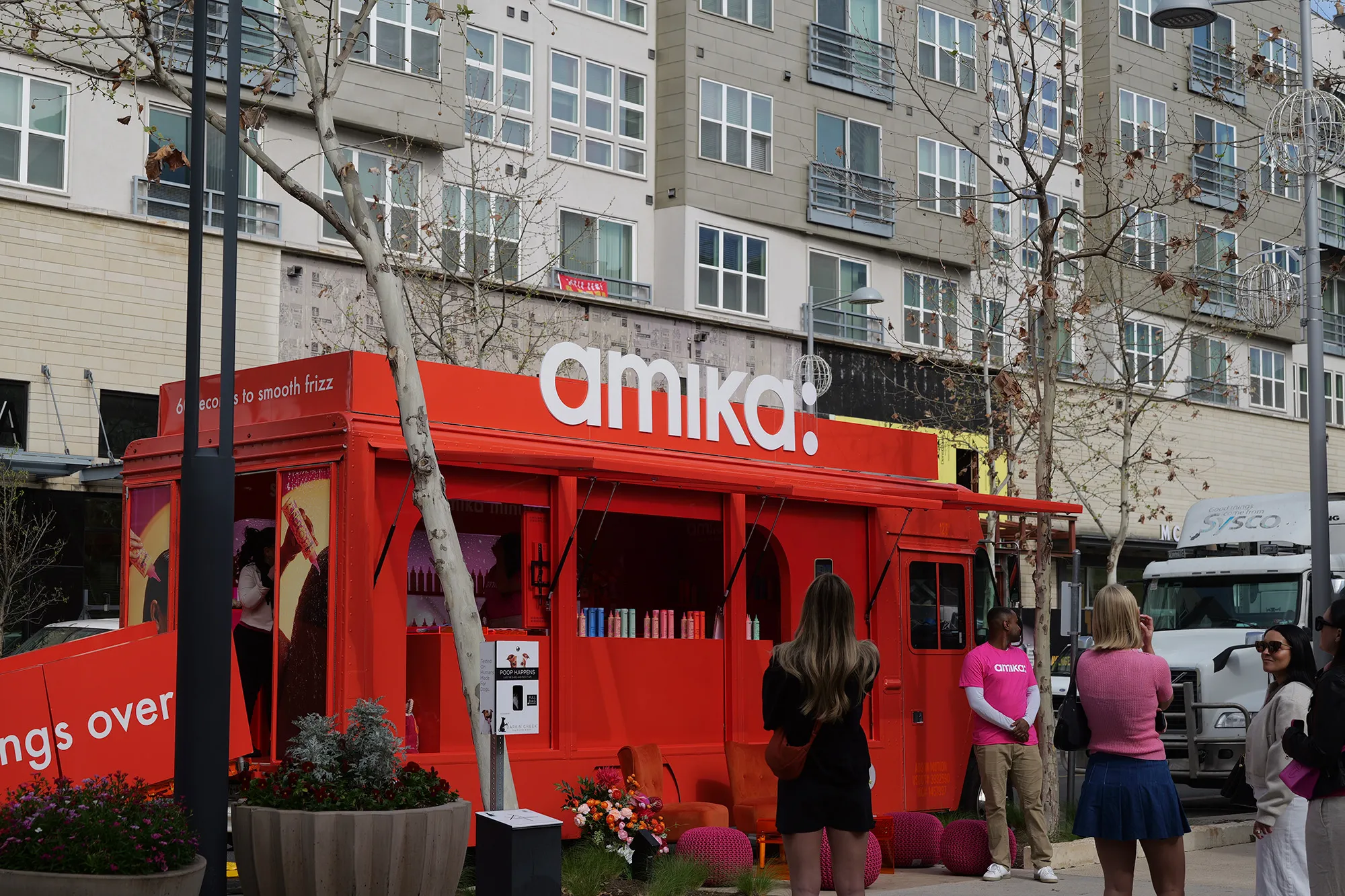 Create an engaging, sustainable, and scalable sampling tour to introduce consumers to Amika’s frizz-fighting “Smooth Over” treatments.
