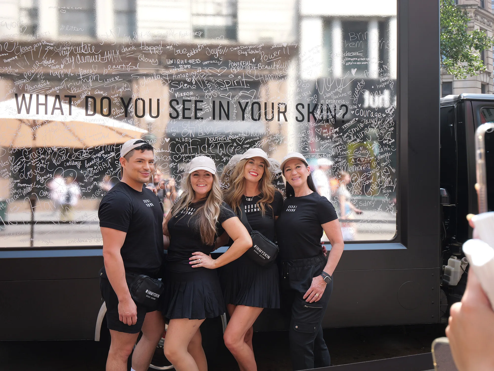 Generate awareness for Bobbi Brown’s collection of products that match every skin tone while promoting their #InMySkin campaign.