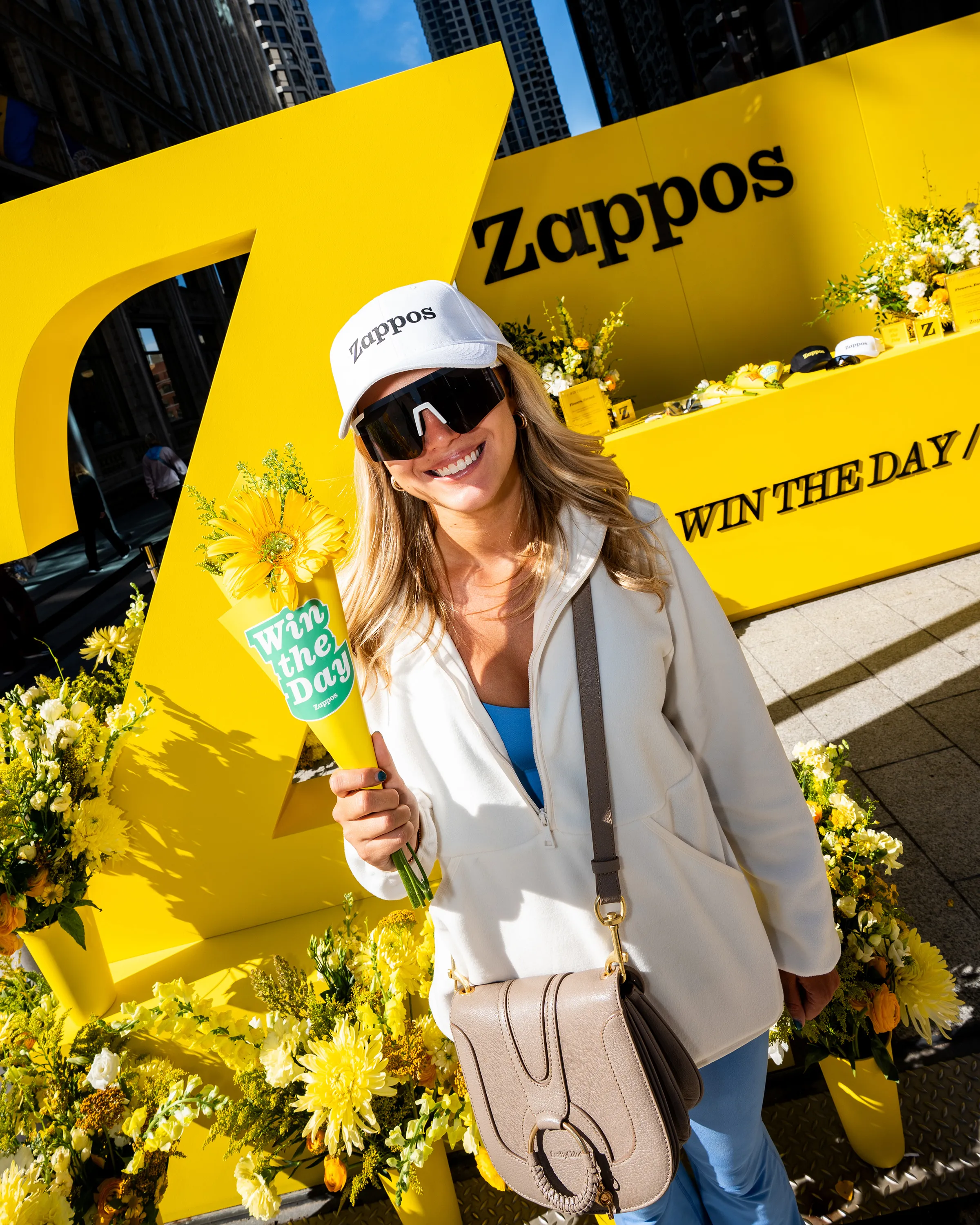Show appreciation to Chicago Marathon runners with a standout pop-up near the finish line.