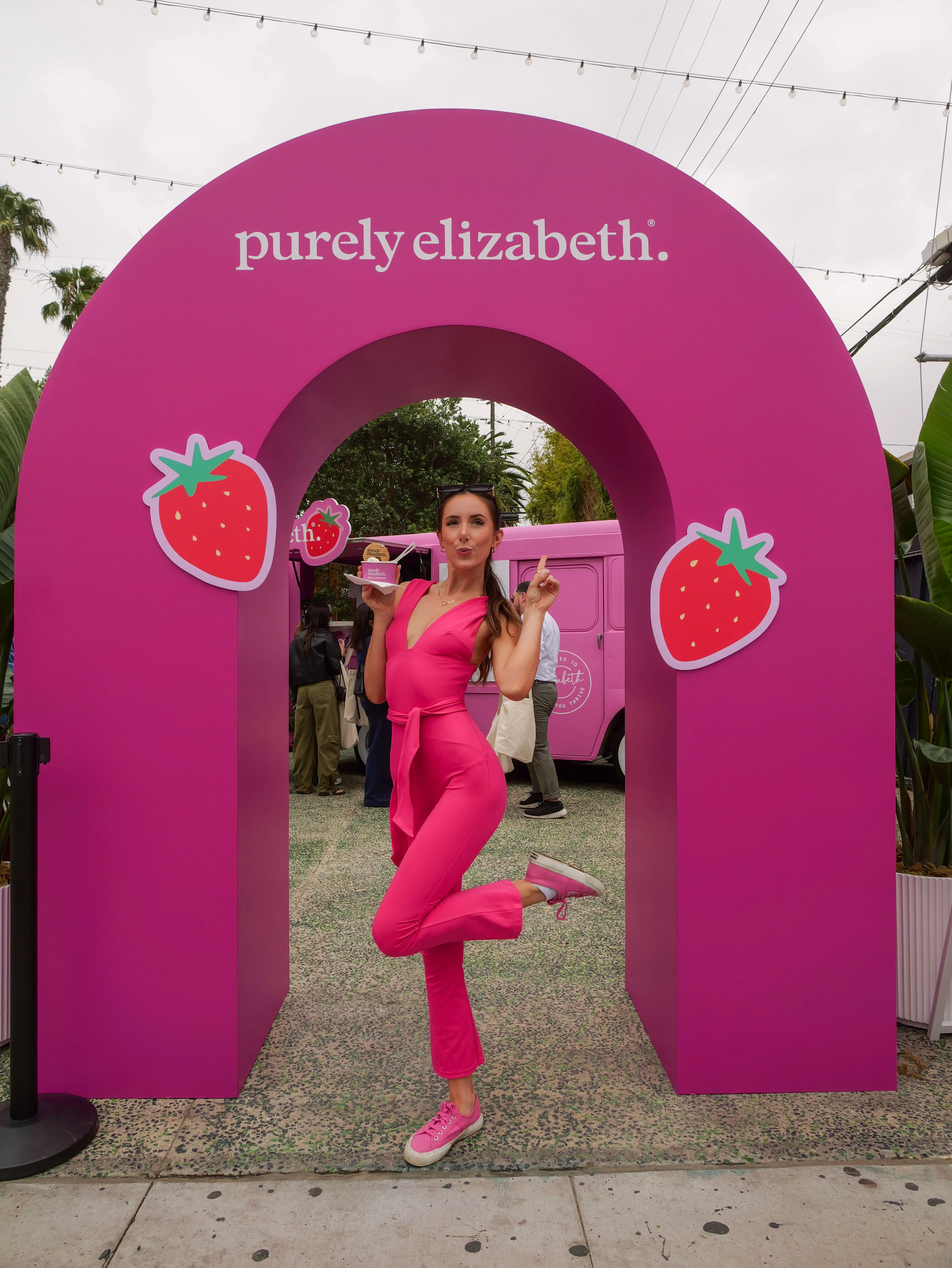 Create an engaging launch experience to introduce consumers to Purely Elizabeth’s new Protein Granola line, driving trial, brand awareness, and meaningful consumer connections in a highly trafficked lifestyle destination.