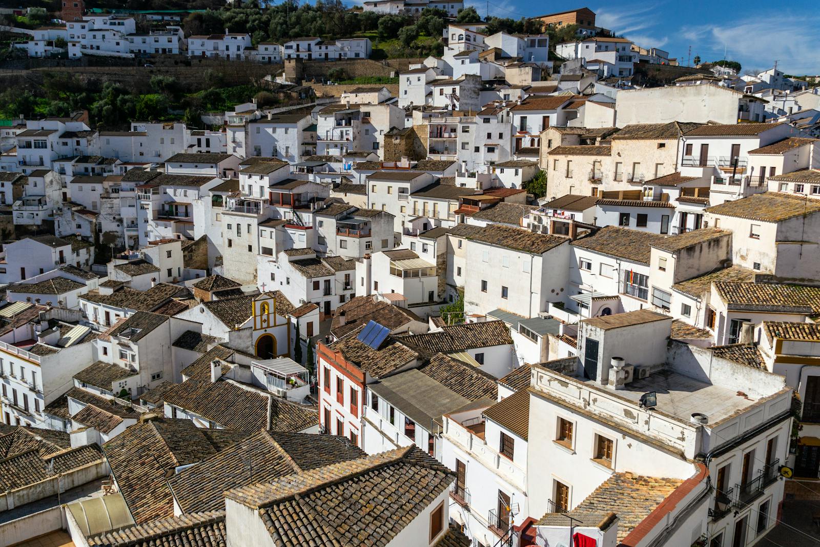 Setenil de las Bodegas white houses - Costa Blanca road trip