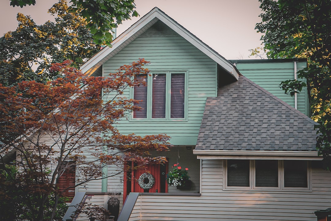 Adding Cooling Without Ductwork Options Compared for Historic Houses