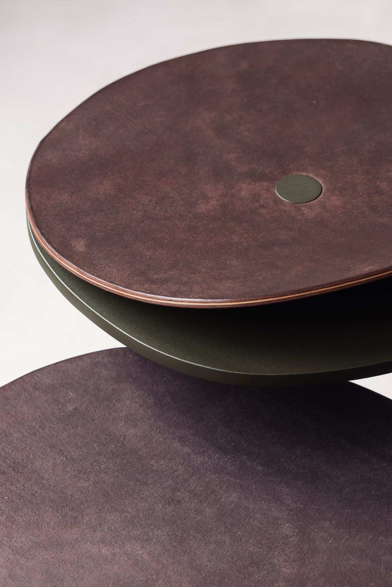 Studio LOHO Tables Leather