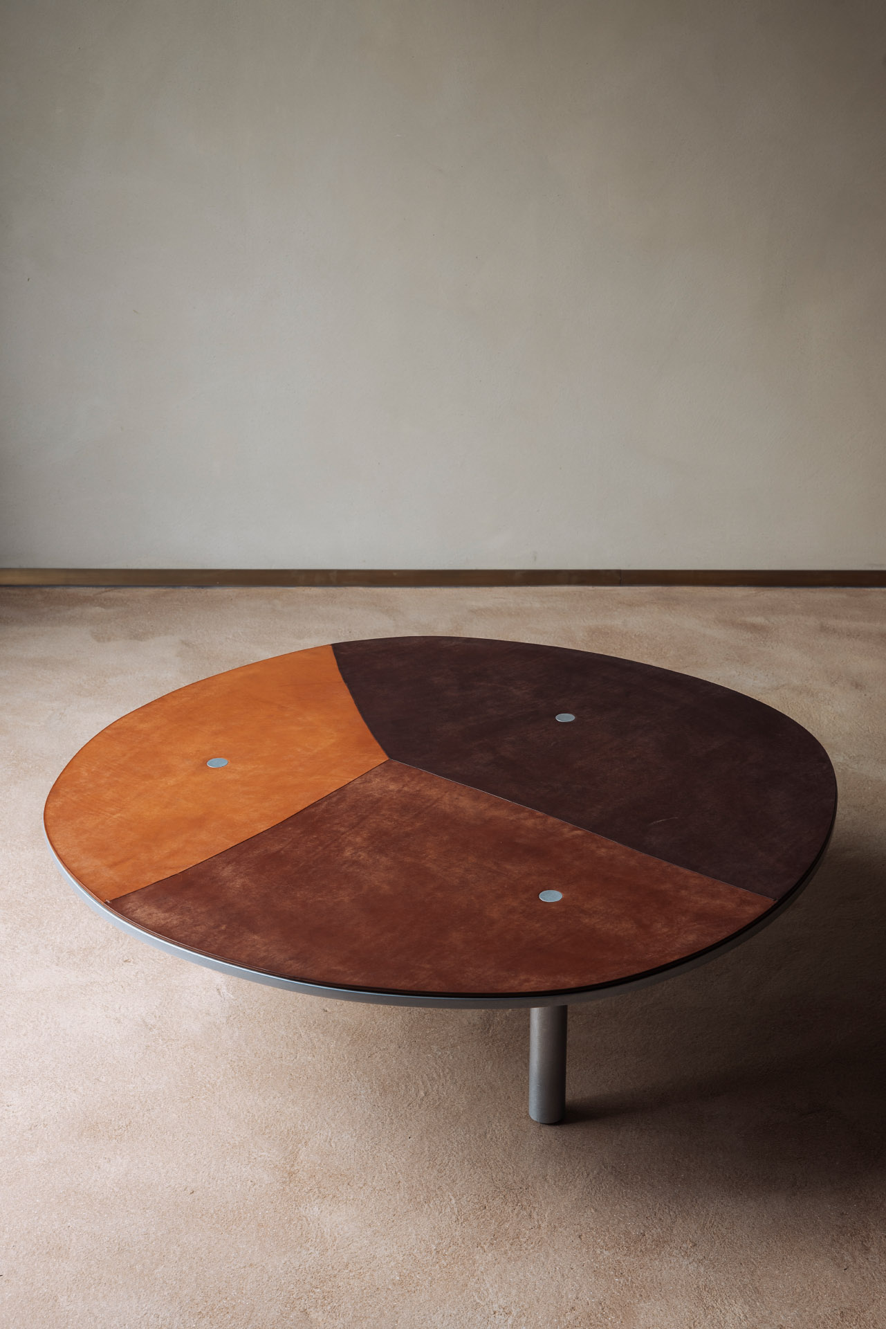Studio LOHO Tables Leather