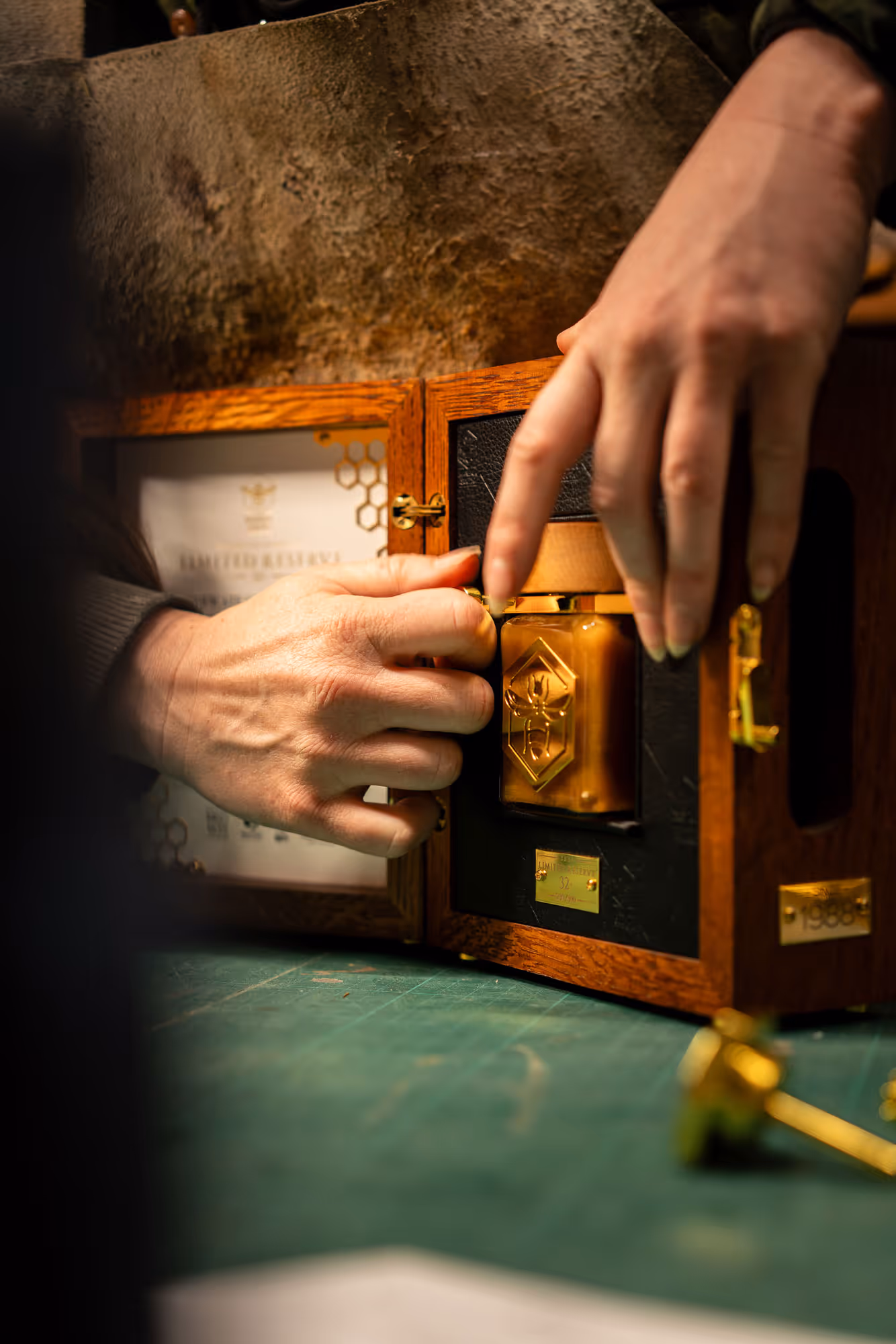 Manuka South Limited Reserve honey box