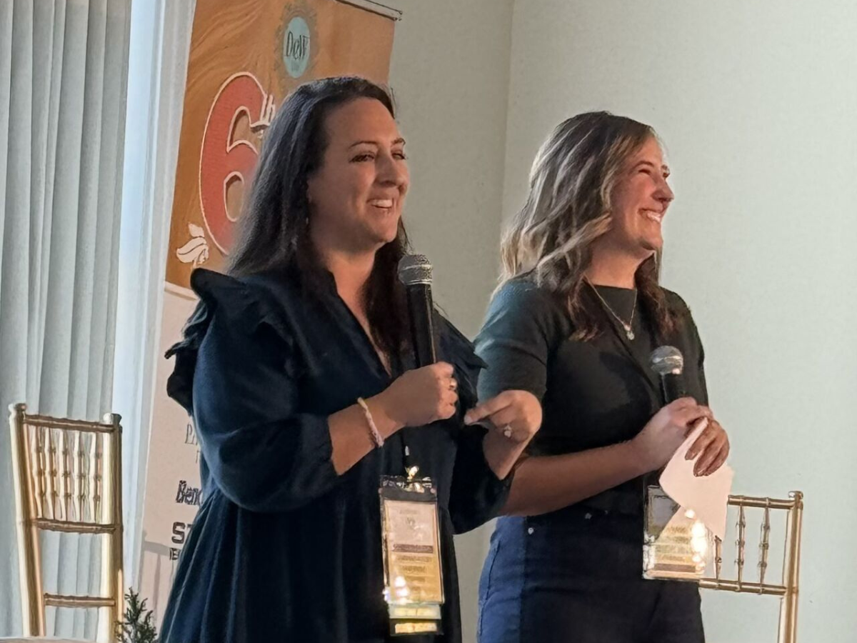 JJ and Vanessa on stage at DeW