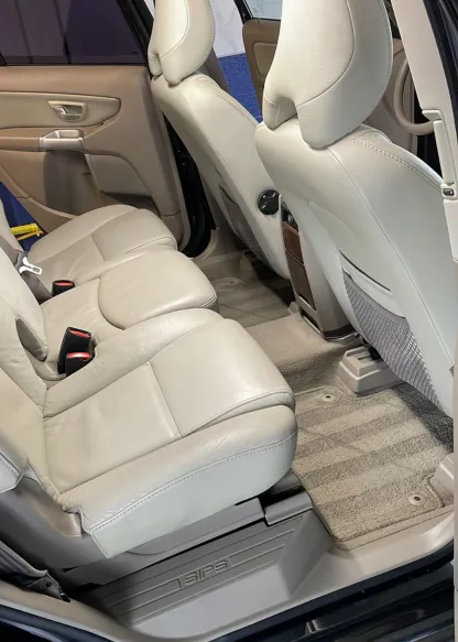 A very clean saddlery after our visit