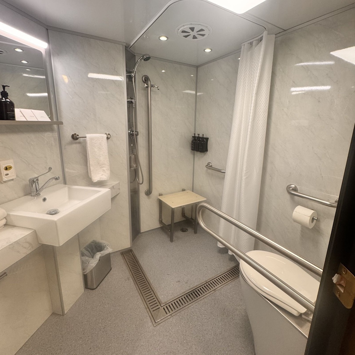 Gold Access Cabin & Gold Premium Access Cabin