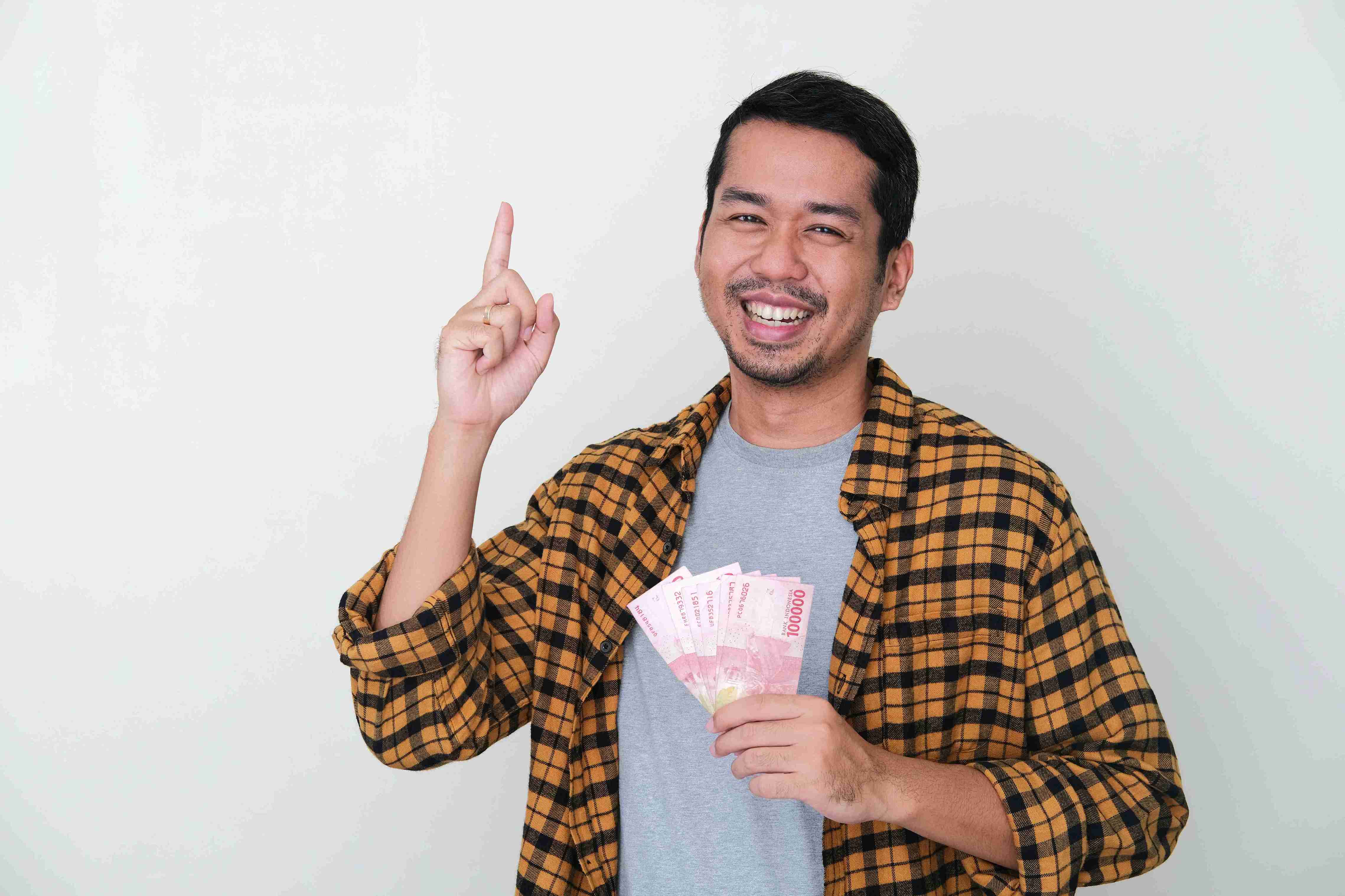 When should you start saving? Find the right time for your financial future