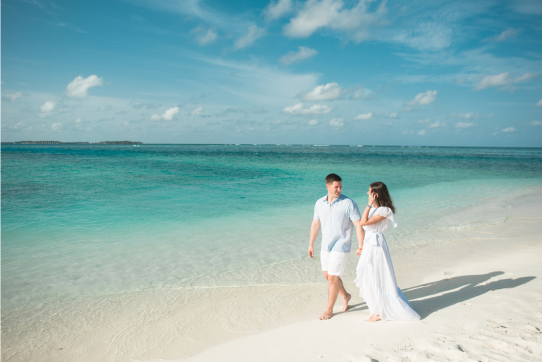 10 rekomendasi tempat honeymoon romantis di Indonesia, pilih yang mana?