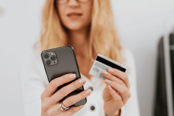 Apa itu authorized user dalam kartu kredit? Ini risiko dan keuntungannya!