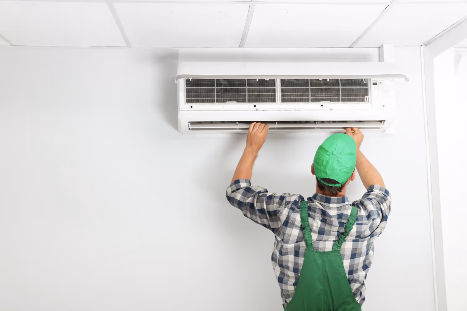 How To Identify AC Refrigerant Leaks in Creedmoor