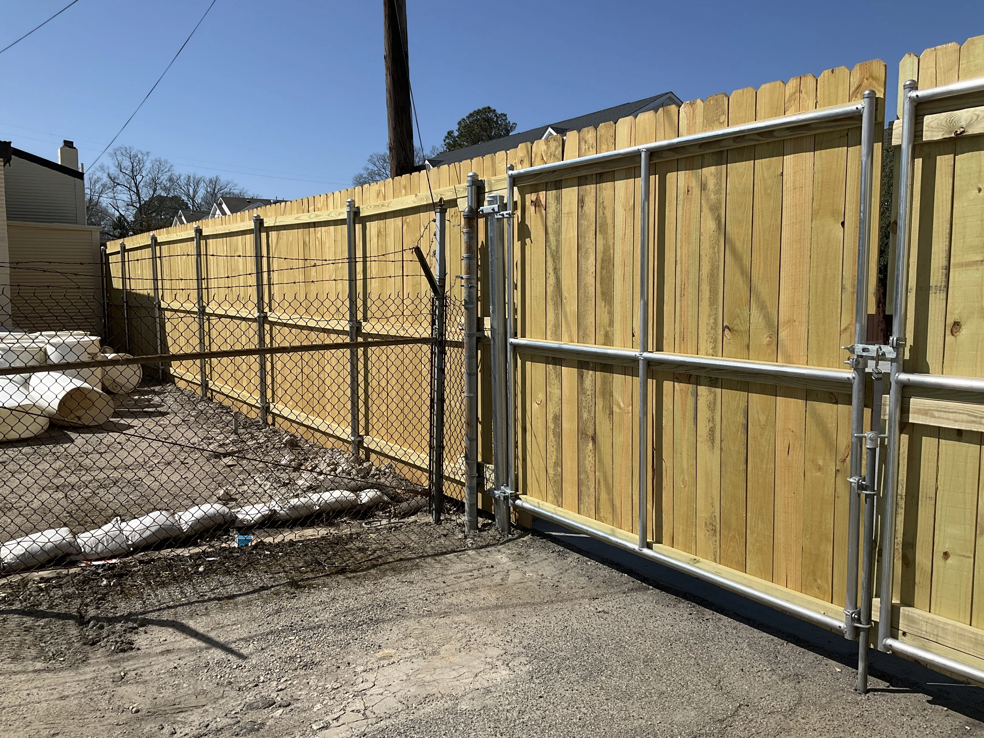 how to choose a fence contractor​