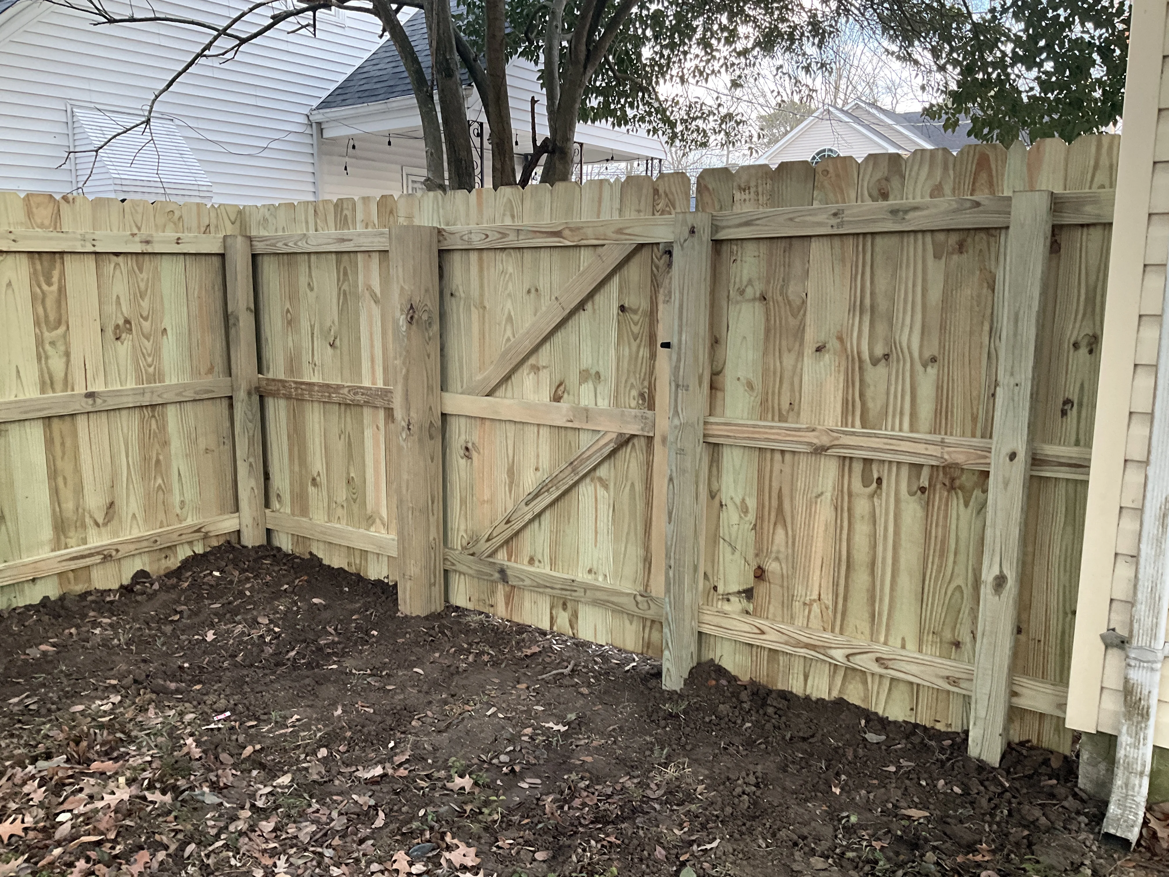 how to choose a fence contractor​