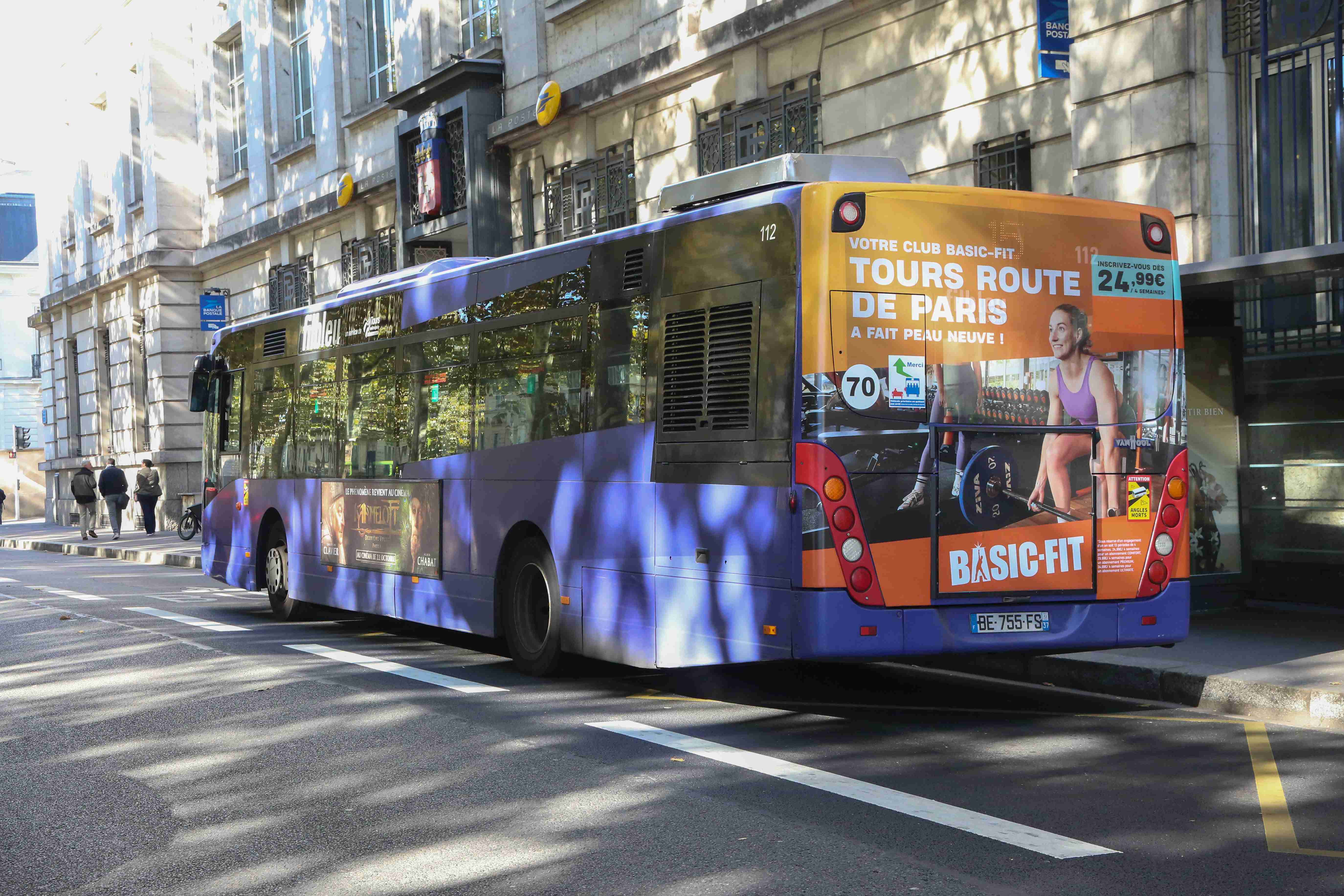 Red Porsche moving fast