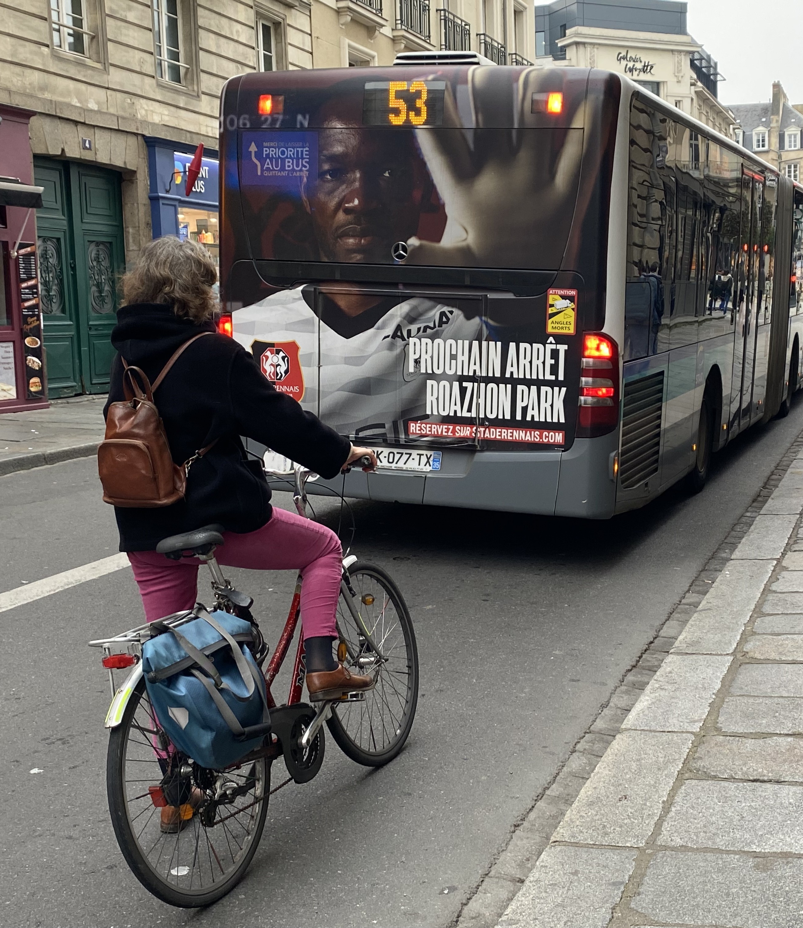Porsche model GT3 letters on seat vabric