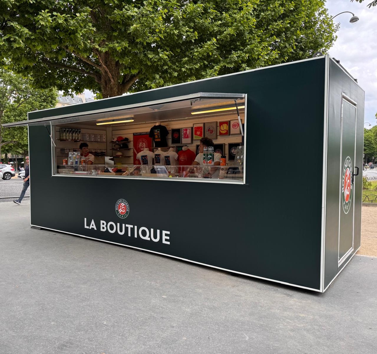 New break light for Porsche. Full single line from left to right below the rear window